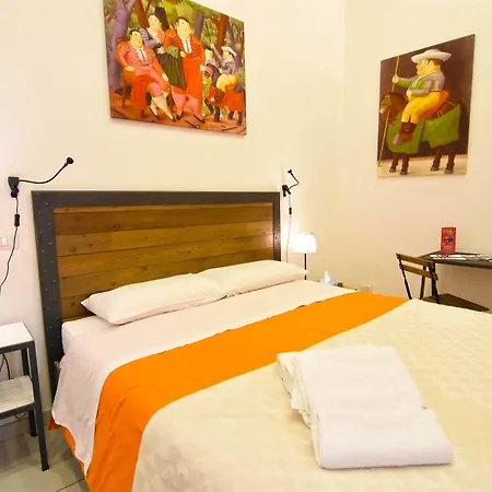 Ninarella Oda ve Kahvaltı Napoli